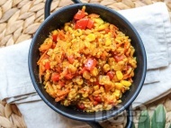 Рецепта Ароматно веган ризото с ориз Арборио, къри, домати, царевица, чушка, морков и чесън